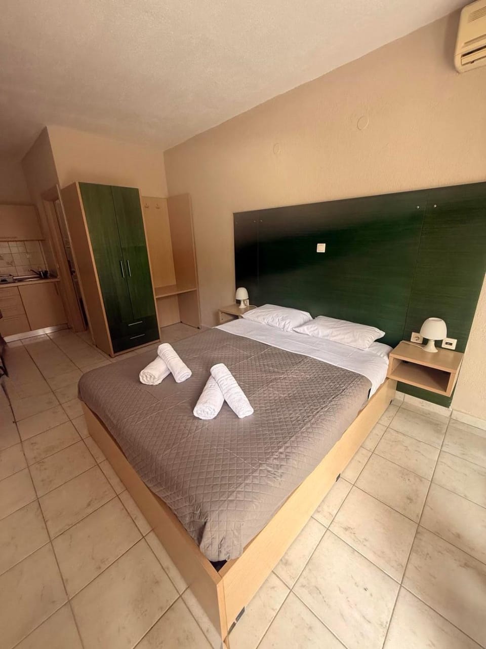 Alexandra Sunshine Apartments Apartment hotel in Nikiti