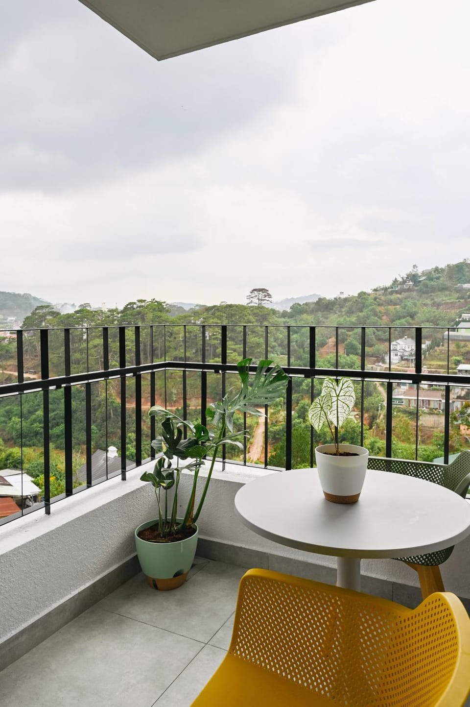 Patio, Natural landscape, Balcony/Terrace, Seating area, Mountain view