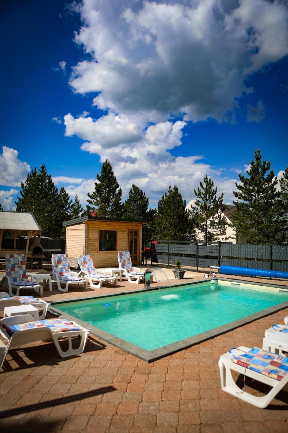 Pool view, Swimming pool, sunbed