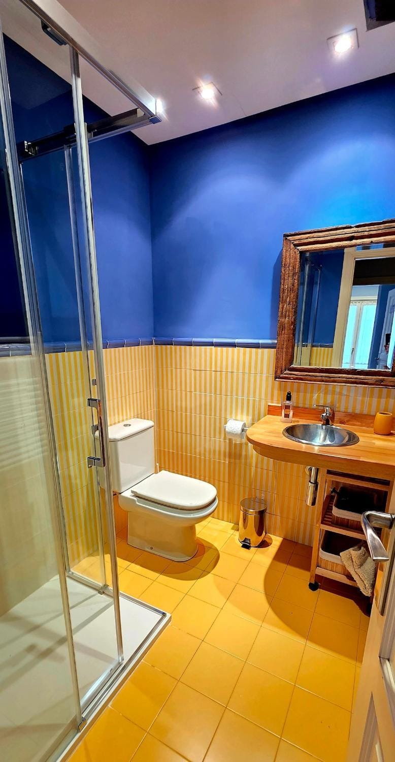 Shower, Toilet, Bathroom