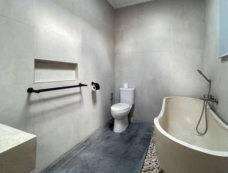Bathroom, Bath