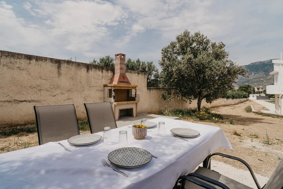 BBQ facilities, Dining area