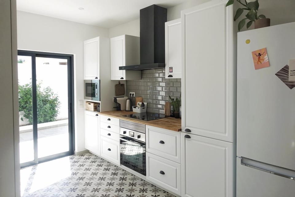 Coffee/tea facilities, Kitchen or kitchenette, dishwasher, minibar, oven, pet friendly, stove, toaster