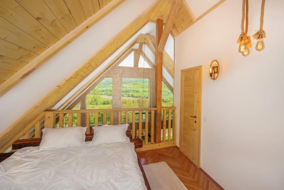 View (from property/room), Bedroom, Landmark view