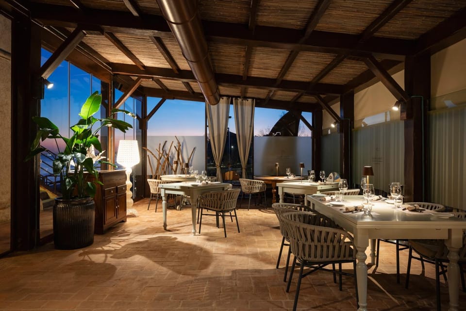 Restaurant/places to eat, Dining area, Breakfast