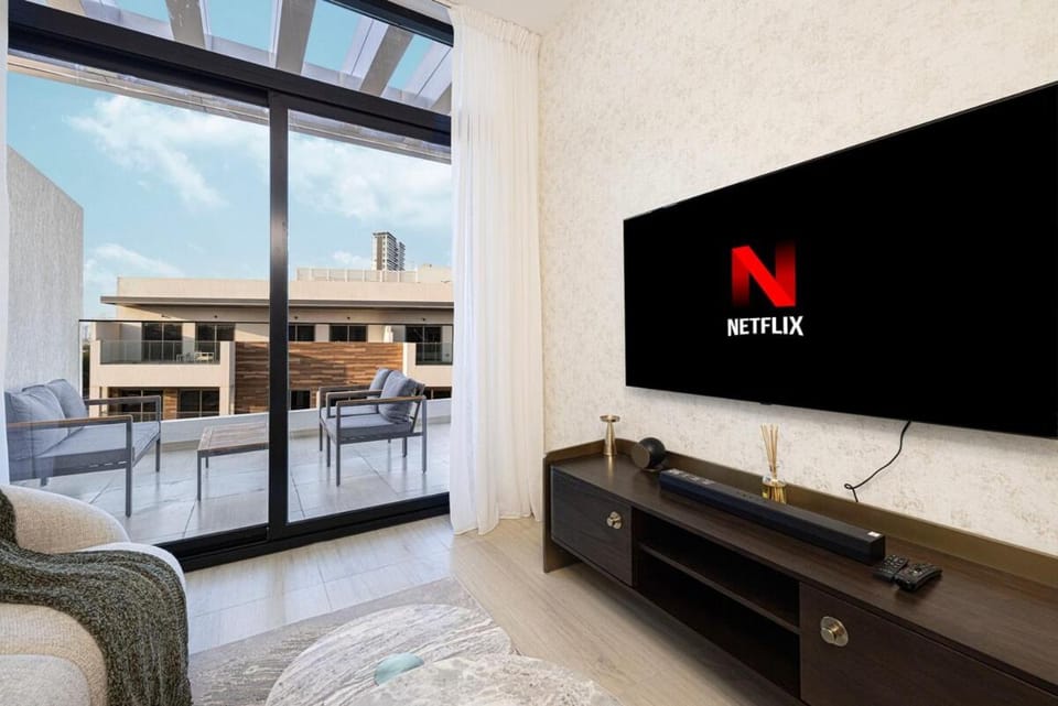 Crowned Luxe 2bed JVC House in Dubai