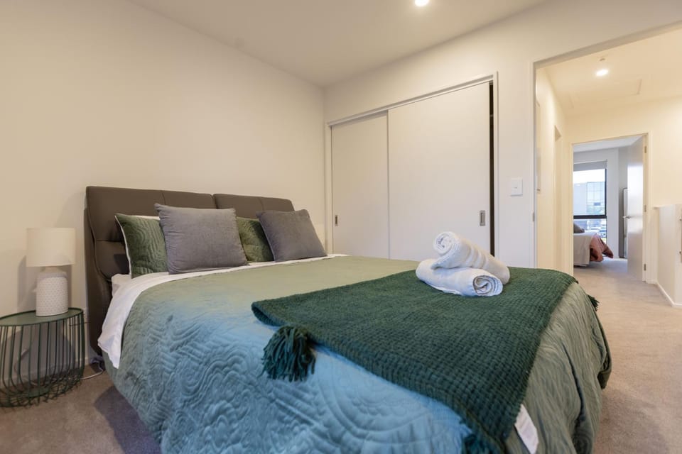 LUX NEW CBD Retreat - 2Bed2Bath With Parking! Apartment in Christchurch