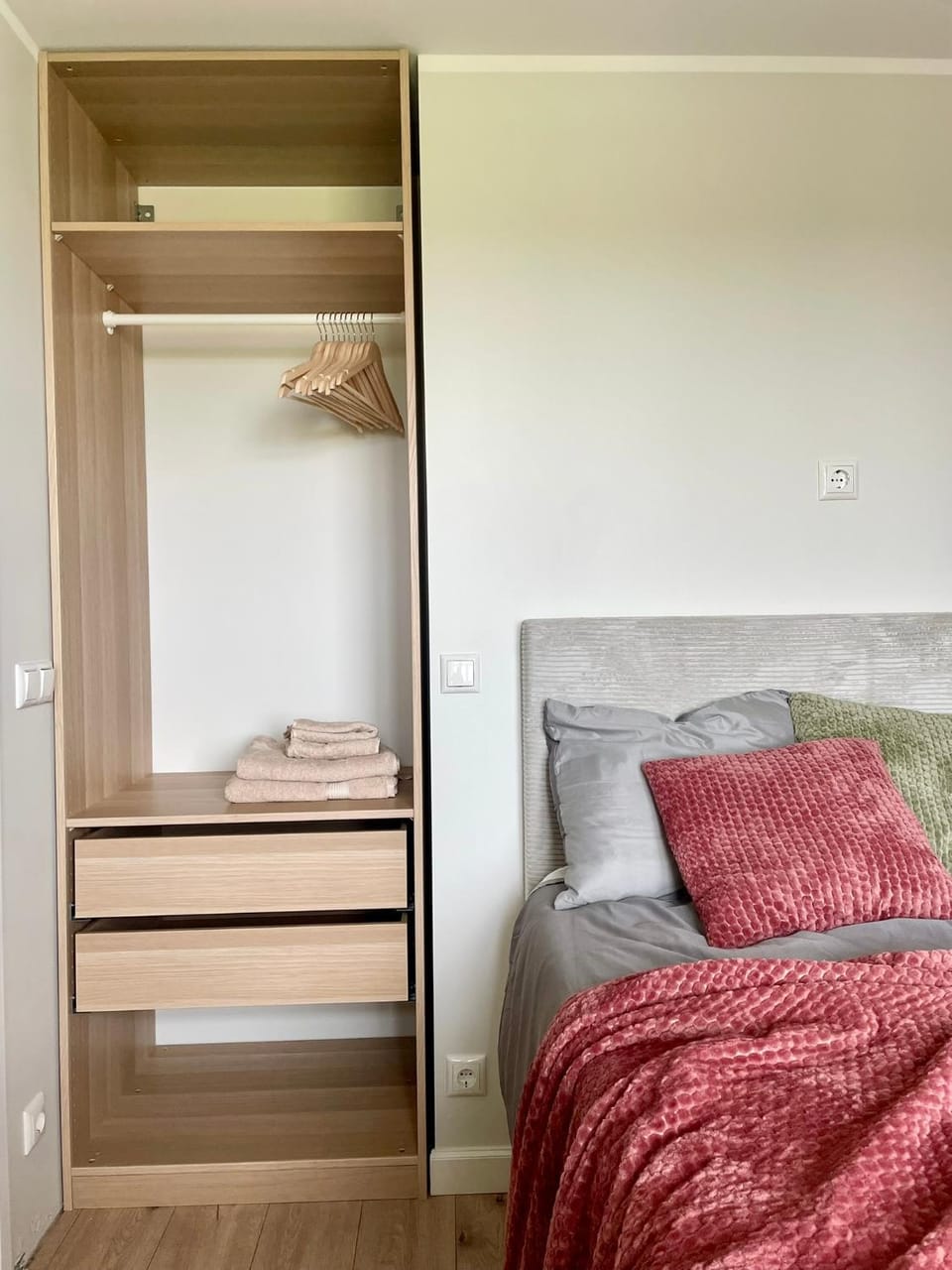Bedroom, wardrobe