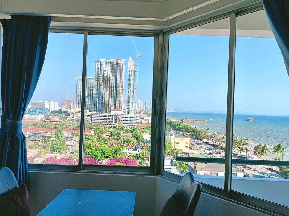 Thiantong condotel Seaview-11 Apartment in Pattaya City