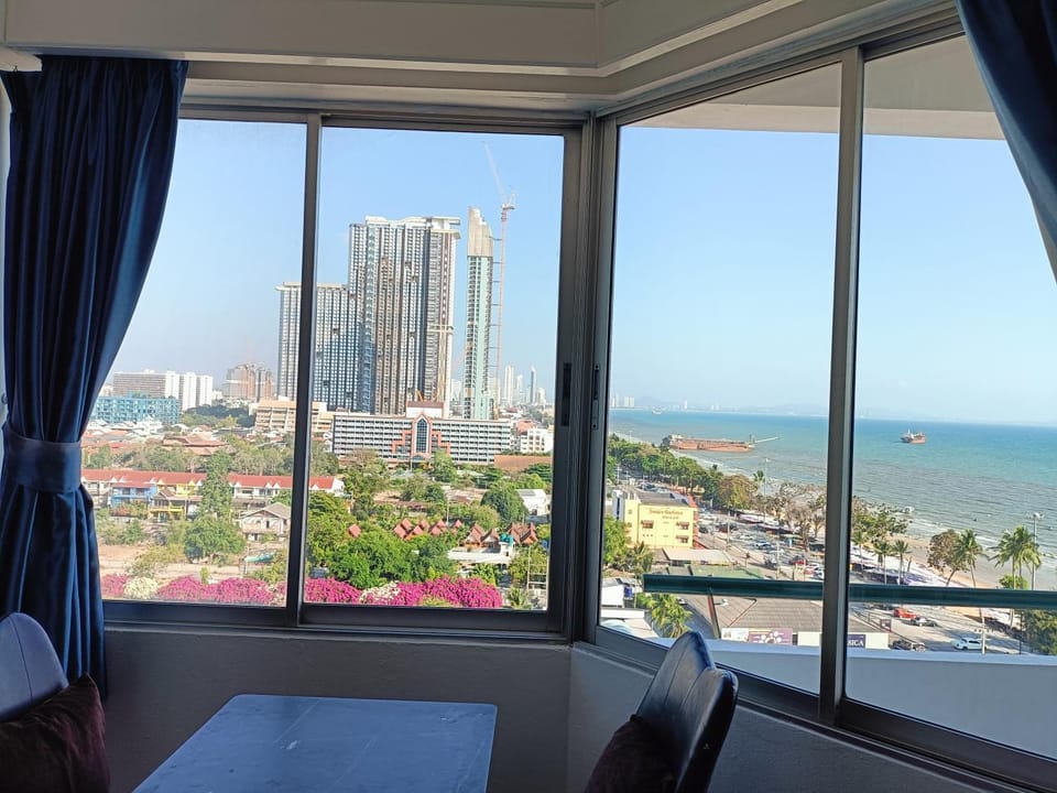 Thiantong condotel Seaview-11 Apartment in Pattaya City