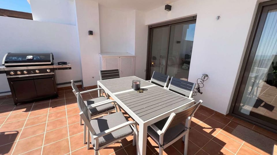 Patio, Day, BBQ facilities, Balcony/Terrace, Dining area