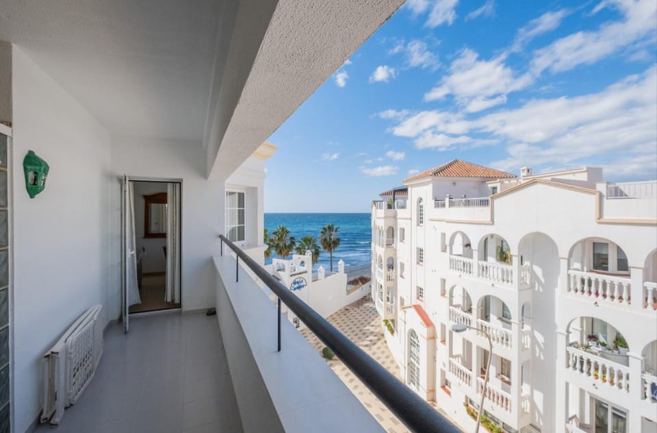 View (from property/room), Balcony/Terrace, Sea view