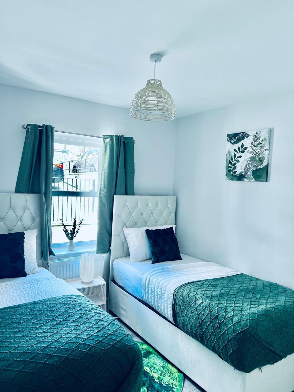 Bed, Photo of the whole room, Bedroom