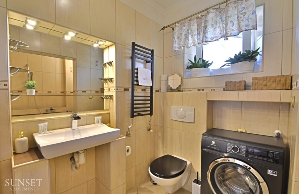 Bathroom, towels, washing machine