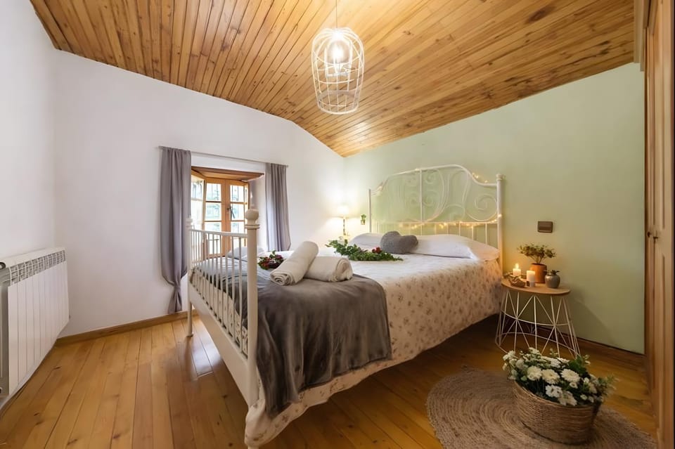 Property building, Living room, Bedroom