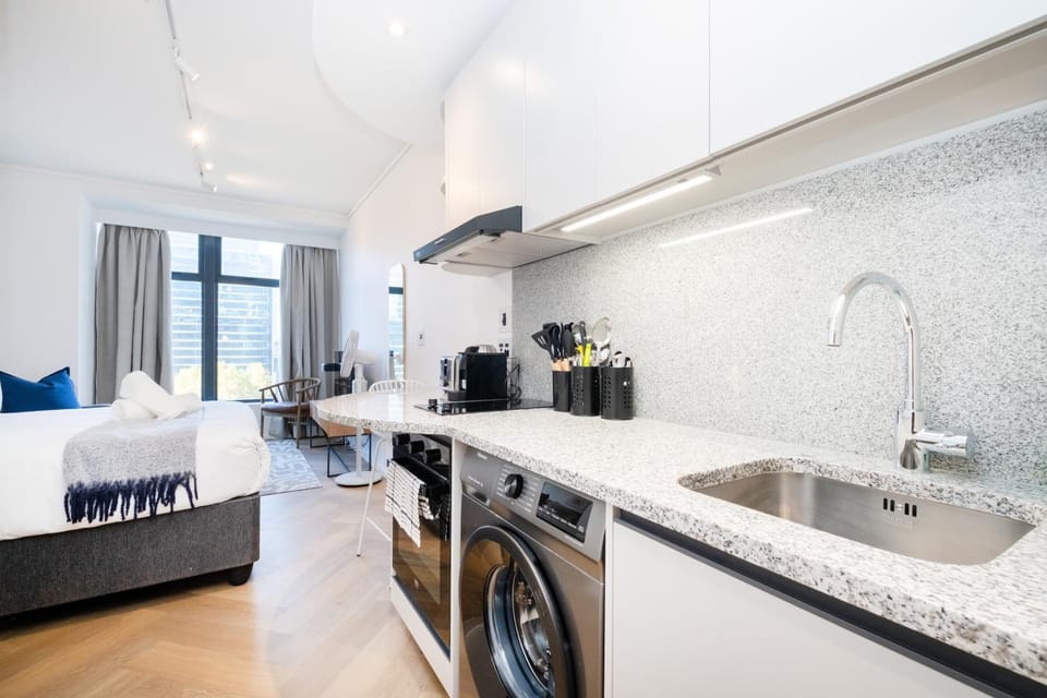 Coffee/tea facilities, Kitchen or kitchenette, oven, stove, washing machine