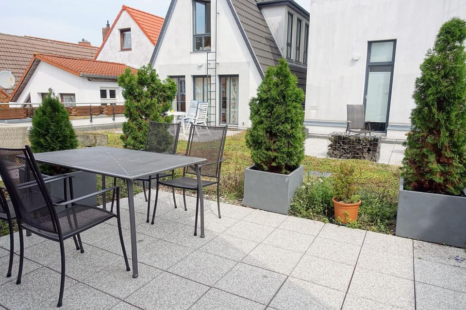 Balcony/Terrace, Garden view