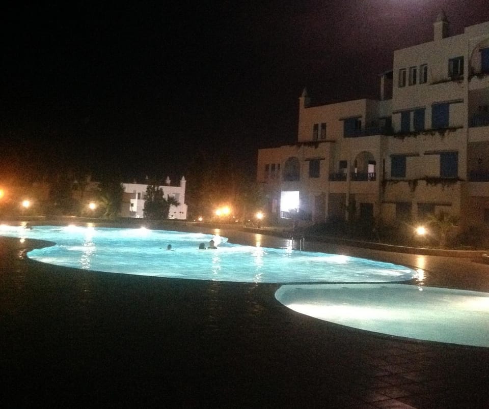 Bel appartement, vue imprenable sur la mer, 80 m2, et super terrasse Apartment in Tangier-Tétouan-Al Hoceima