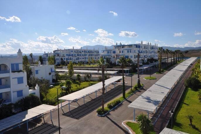 Bel appartement, vue imprenable sur la mer, 80 m2, et super terrasse Apartment in Tangier-Tétouan-Al Hoceima