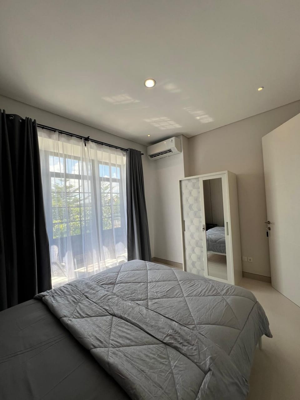 Toll Transit Home House in Surabaya