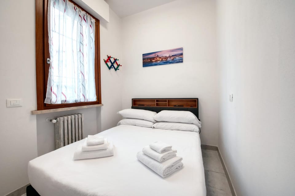 Bed, Photo of the whole room, Bedroom, internet, towels