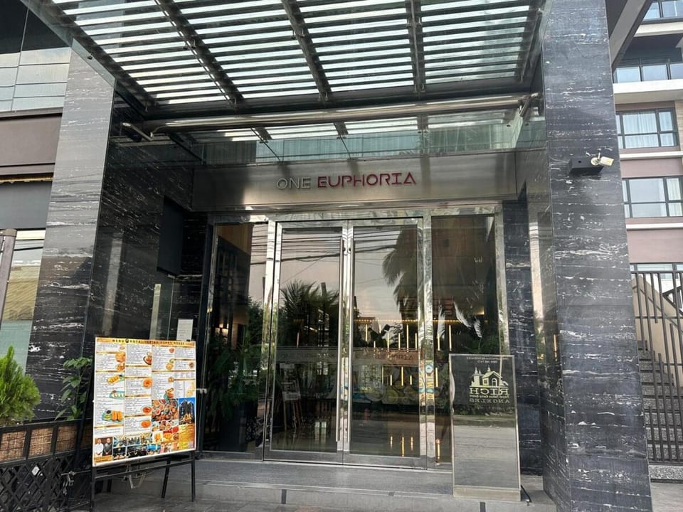 Property building, Facade/entrance