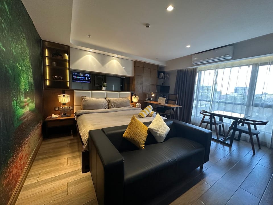 Bed, Living room, Photo of the whole room, Bedroom