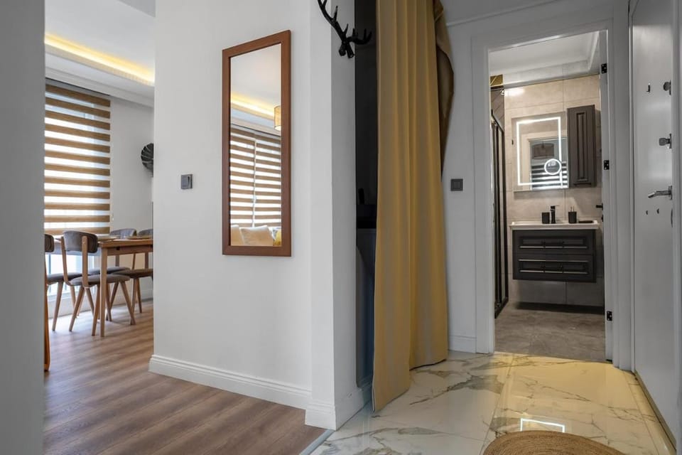 Bathroom, Dining area