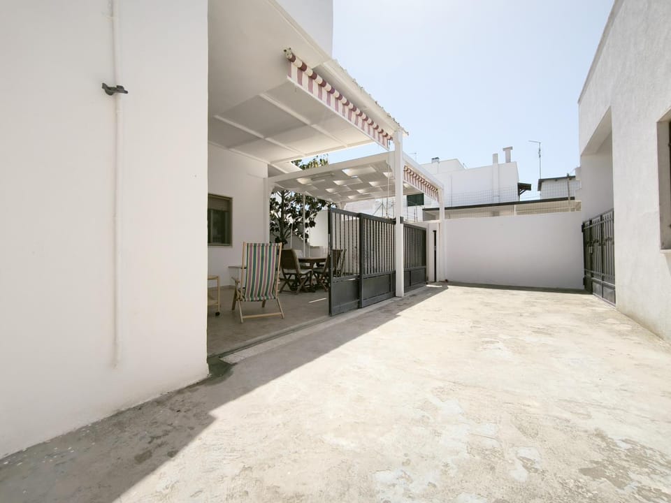 Property building, Day