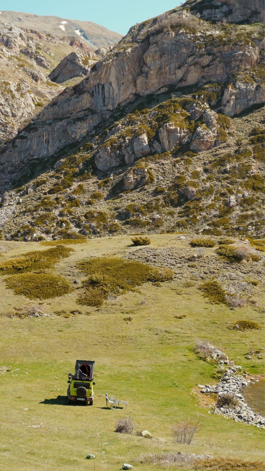Nearby landmark, Natural landscape, Mountain view