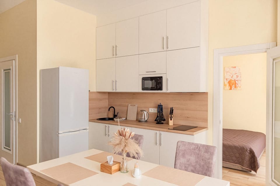 Kitchen or kitchenette, Living room, Dining area, pet friendly
