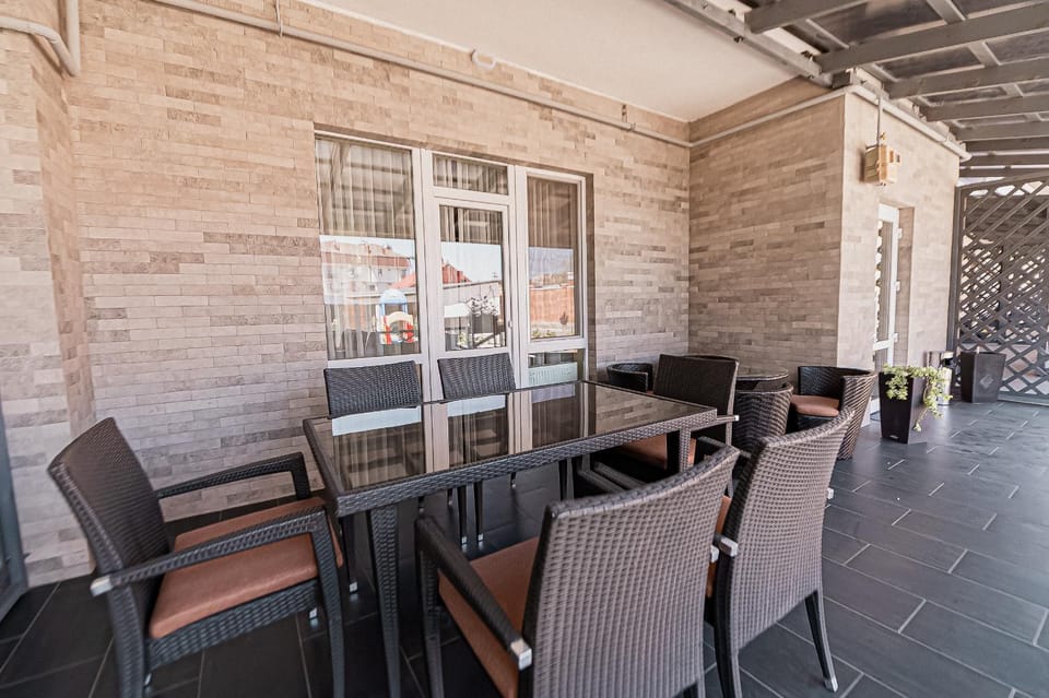 Banquet/Function facilities, Seating area