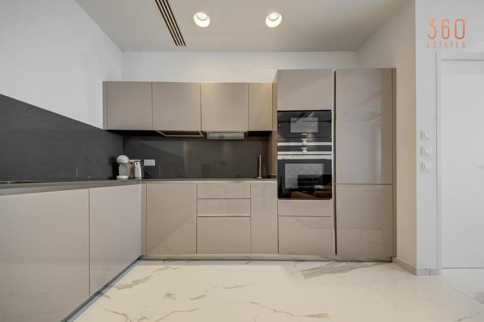 Kitchen or kitchenette, minibar, oven, pet friendly, stove, wardrobe