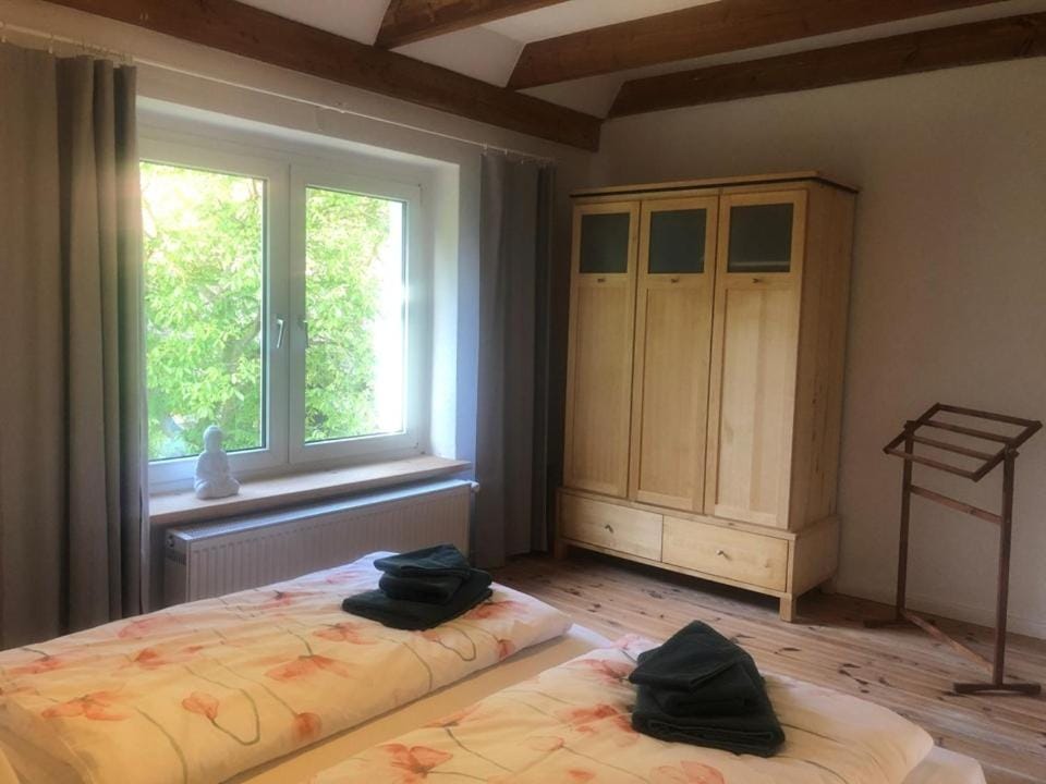 Bedroom, wardrobe