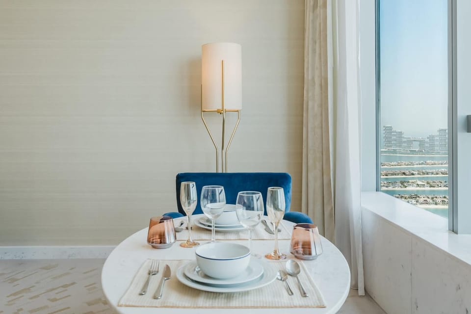 Seating area, Dining area