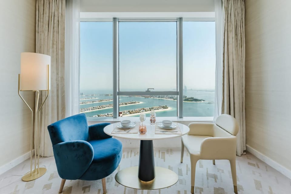 Seating area, Dining area, Sea view