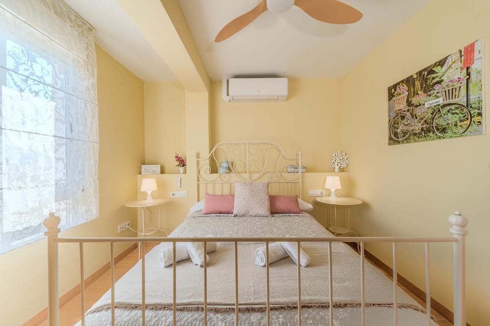 Bed, Photo of the whole room, Bedroom, towels, air conditioner