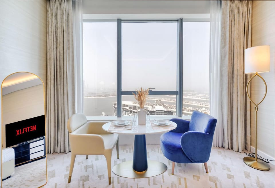 Seating area, Dining area