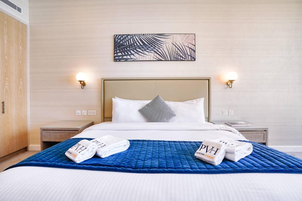 Bed, Photo of the whole room, Bedroom, towels, wardrobe