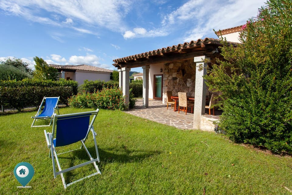 Property building, Spring, Day, Garden, Garden view