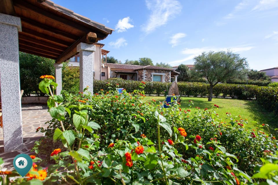 Property building, Spring, Day, Garden, Garden view