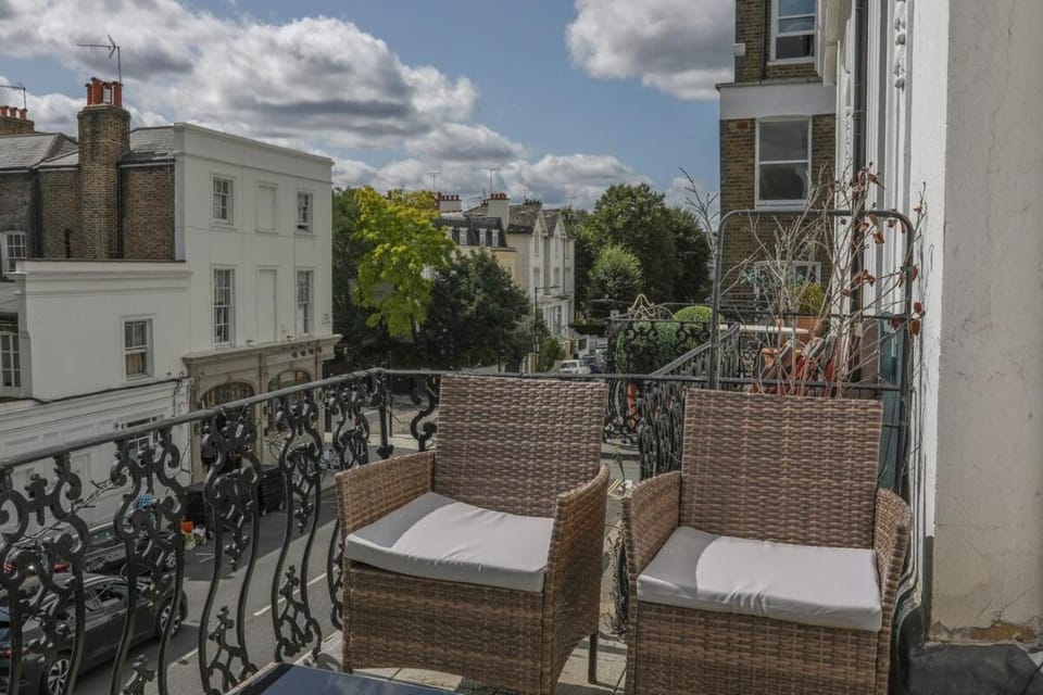 Beautiful Westbourne 2Bdr Haven Apartment in City of Westminster