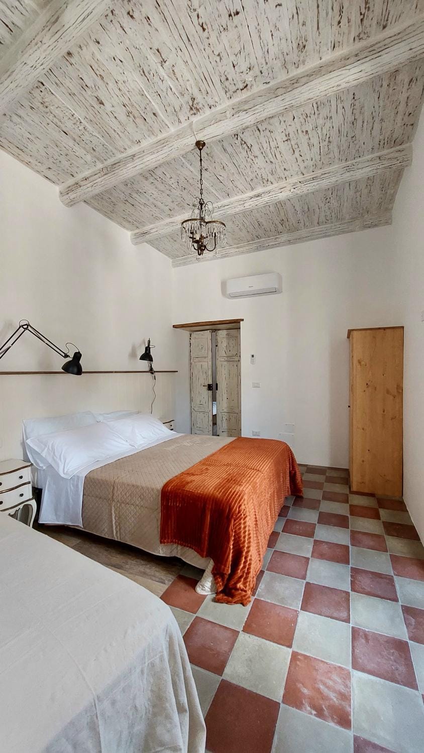 Bed, Photo of the whole room