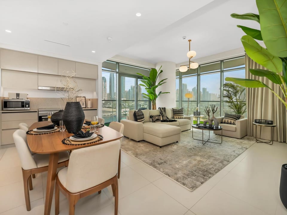 Kitchen or kitchenette, Living room, Seating area, Dining area