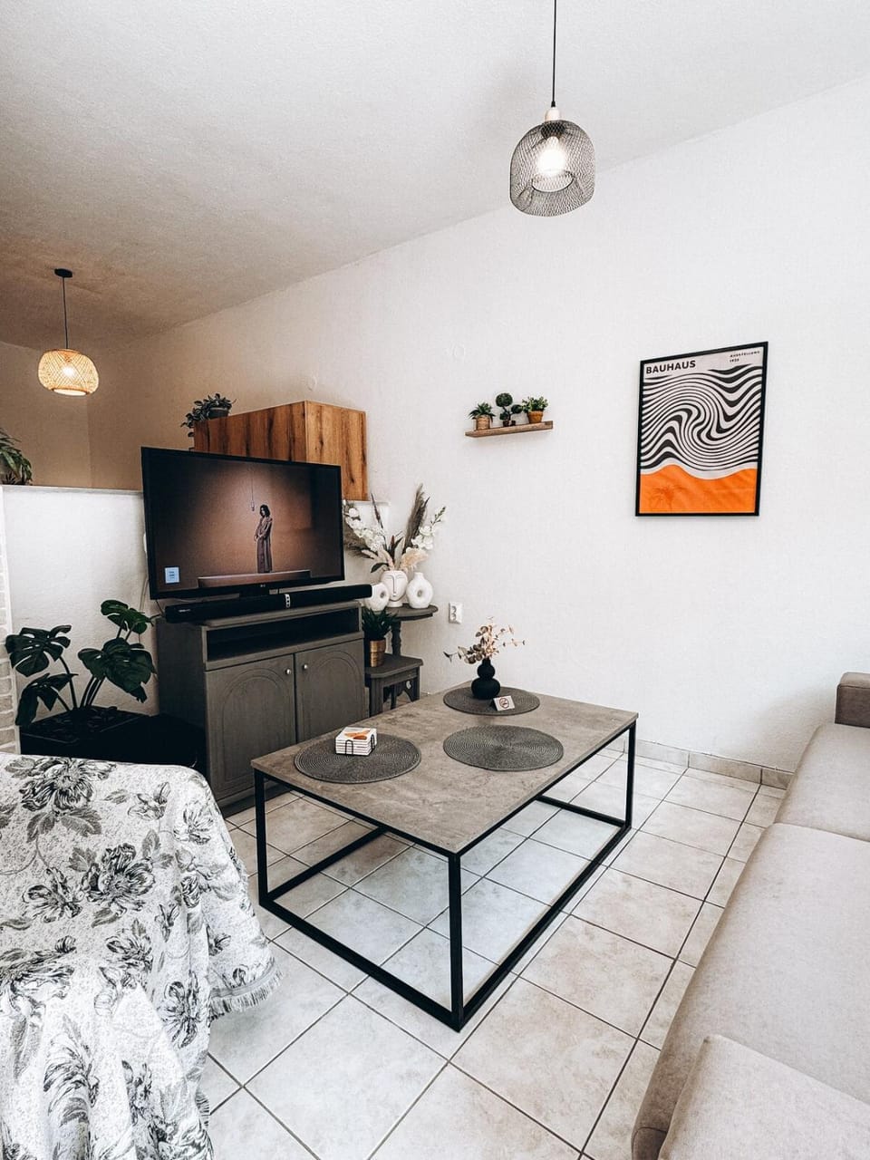 TV and multimedia, Seating area