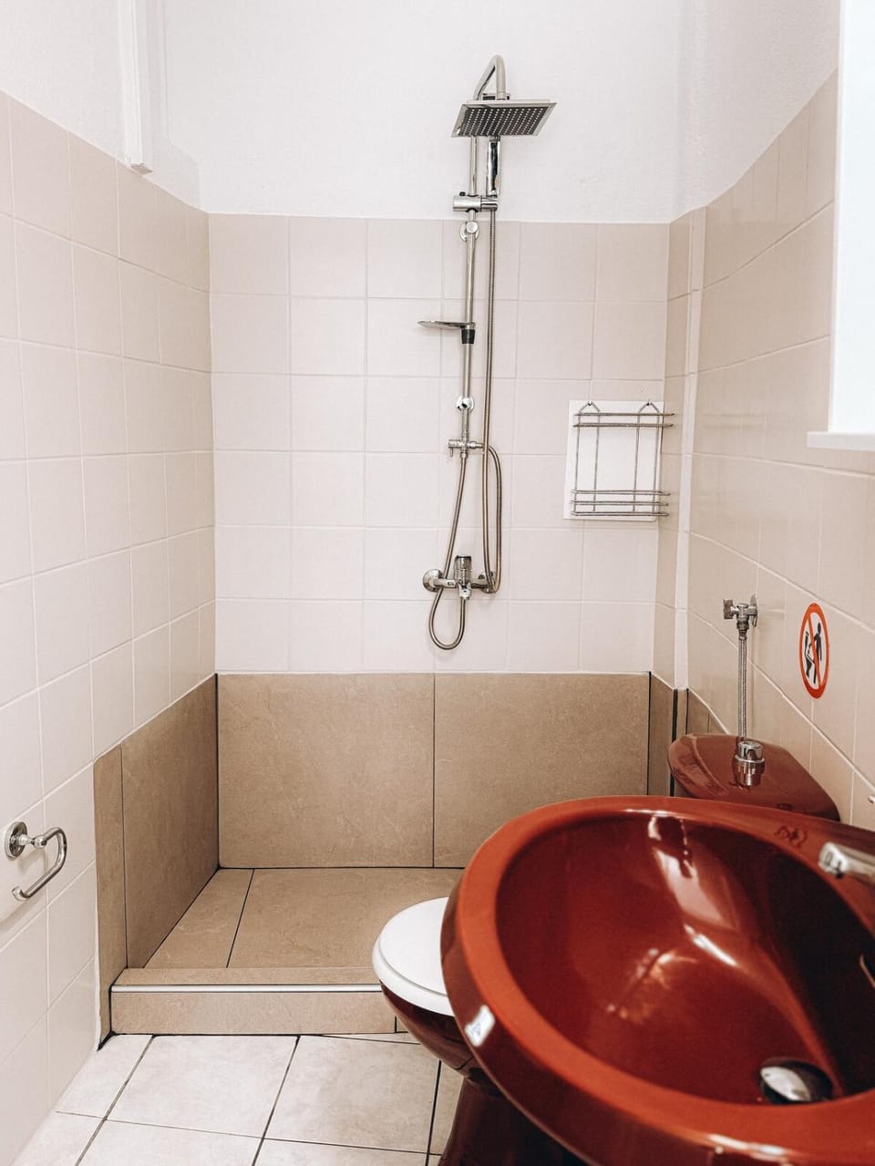 Shower, Toilet