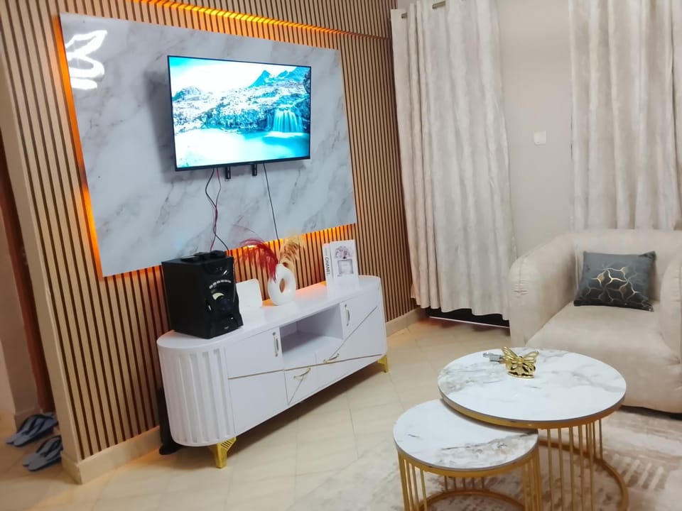 Communal lounge/ TV room, TV and multimedia, Evening entertainment