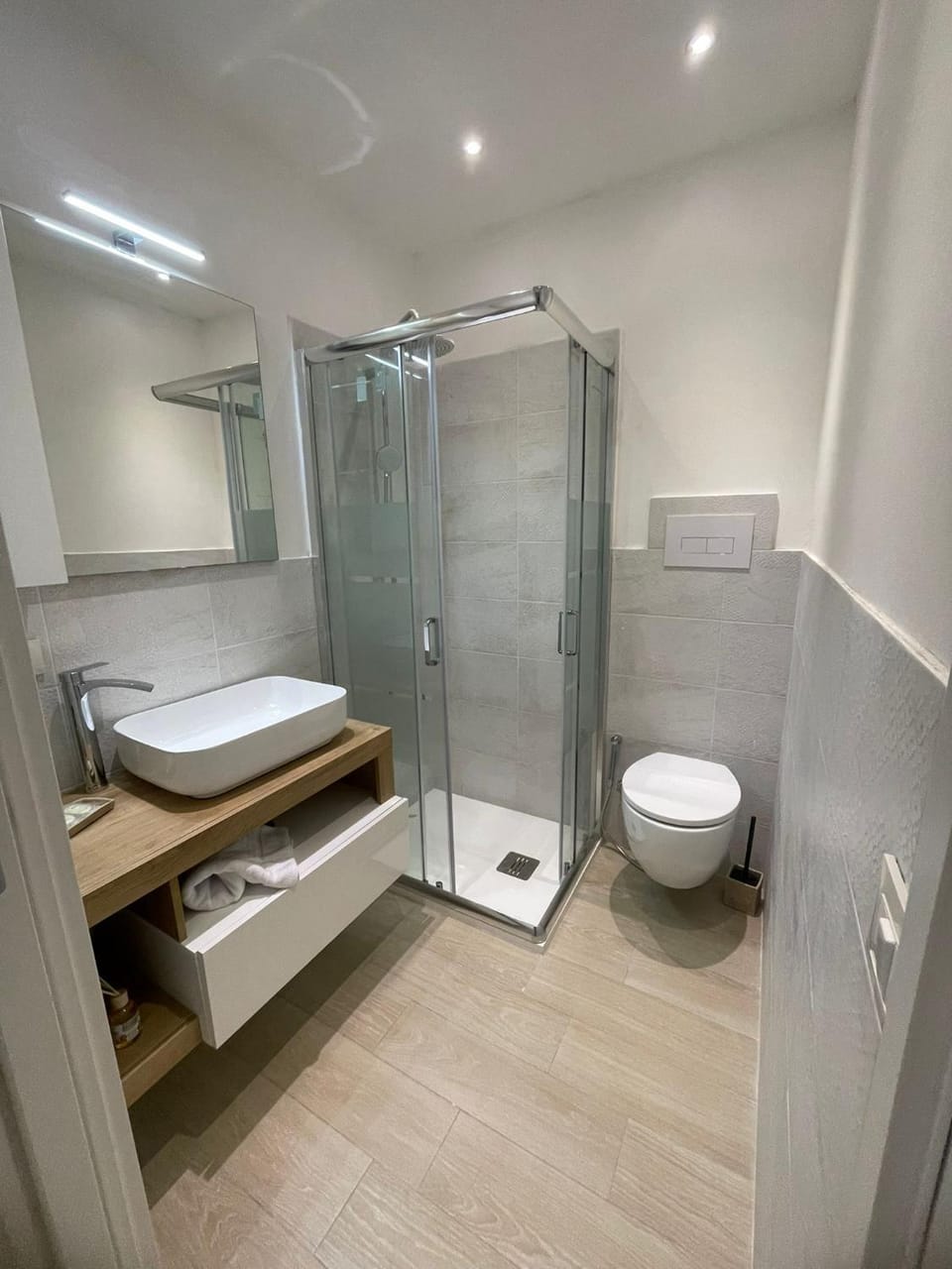 Shower, Toilet, Bathroom
