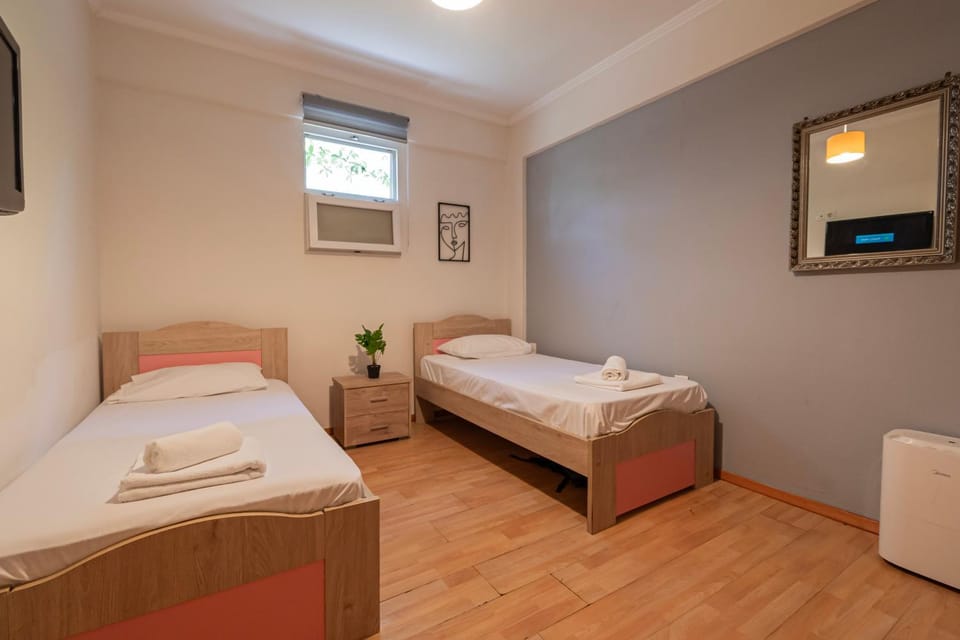 Bed, Photo of the whole room, towels