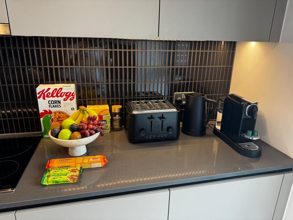 Coffee/tea facilities, Kitchen or kitchenette, Food and drinks, Food, toaster